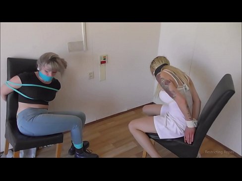 ❤️ Dipendente / legato e imbavagliato / damigella in pericolo Sessoal it.naughtyhentai.ru ❌️